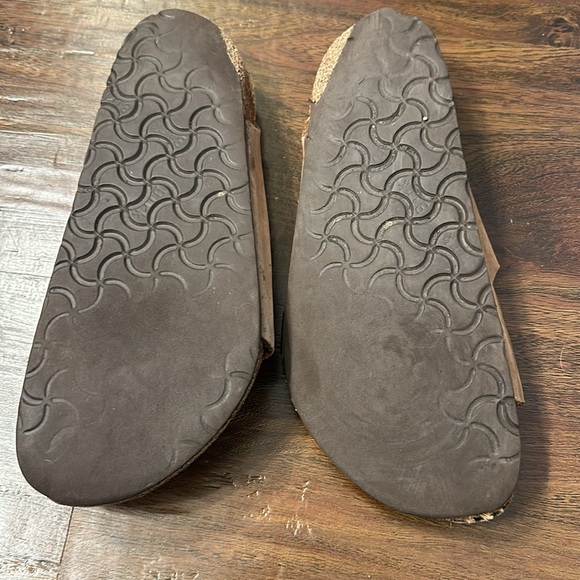 COPY - Birkenstock size 9. Euro 40 - Picture 3 of 9
